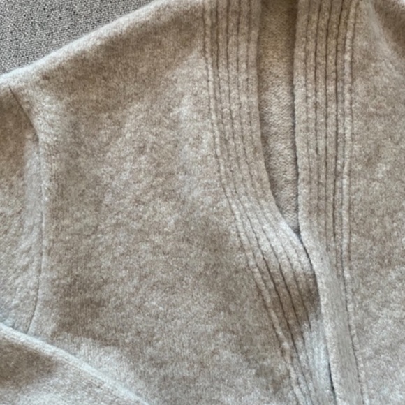 Aritzia Wilfred Manteo Cardigan - Picture 2 of 4